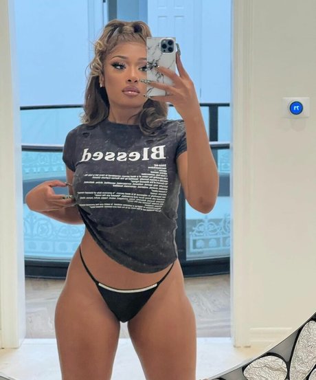 Megan Thee Stallion xxx étoile img