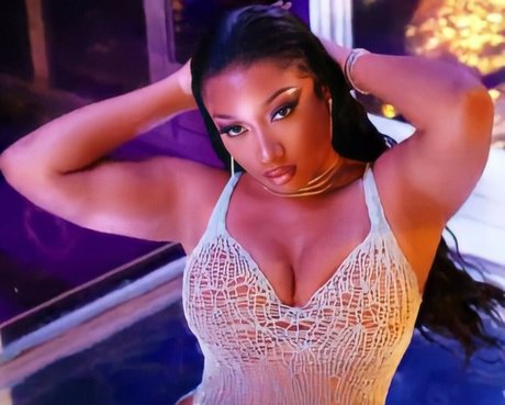 Megan Thee Stallion actriz porno fotos