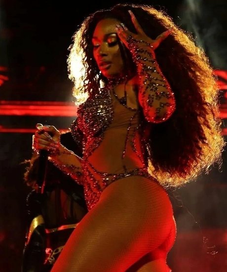 Megan Thee Stallion bonita modelo imagen