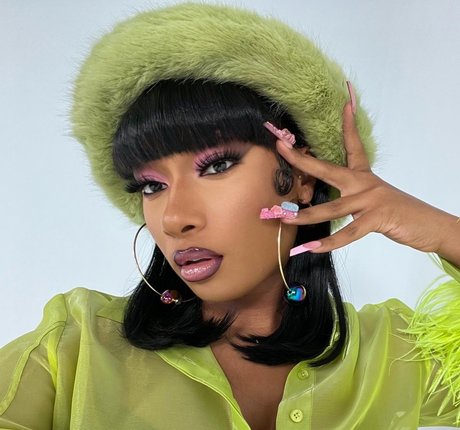 Megan Thee Stallion étoile galeries