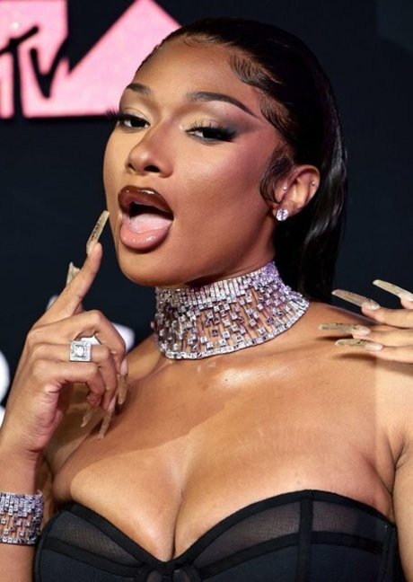 Megan Thee Stallion estrella porno desnuda archivo