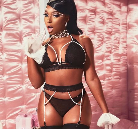 Megan Thee Stallion modèle chaud archive
