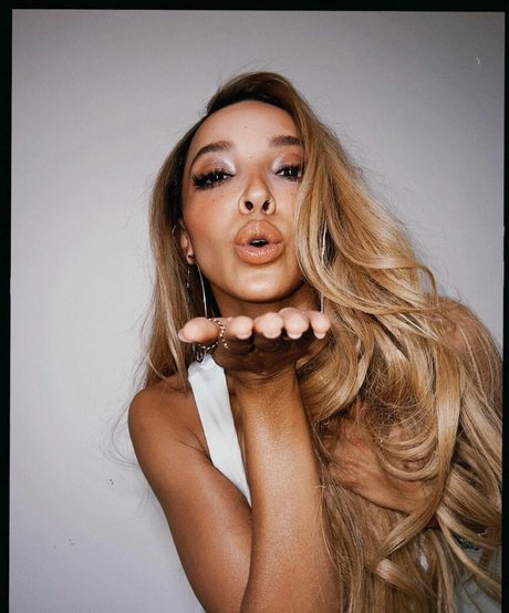 Tinashe étoile chaude img