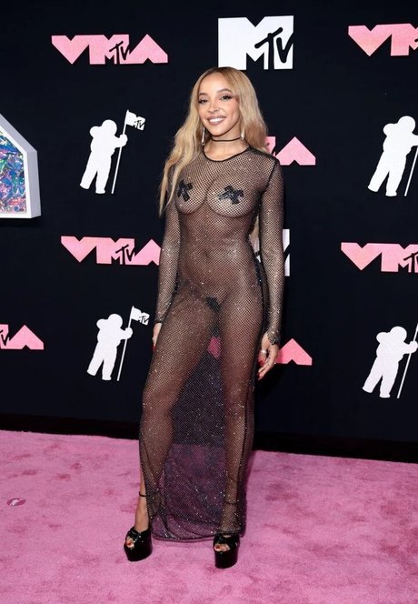 Tinashe high quality actress photo