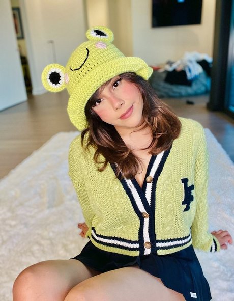 Neekolul jolie actrice photos