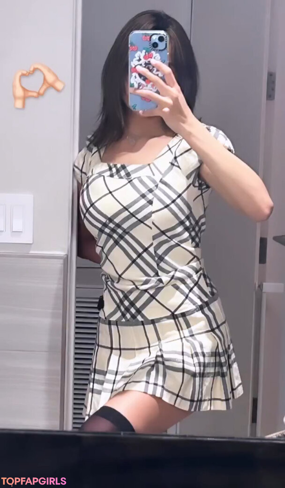 plan à trois sous la douche OnlyFans art érotique des photos