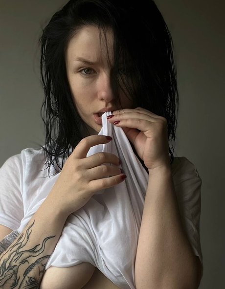 innervus actrice chaude galeries