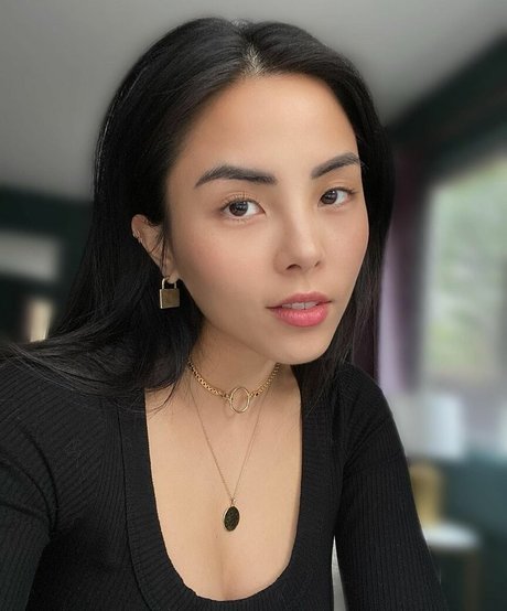 Anna Akana modèle xxx image