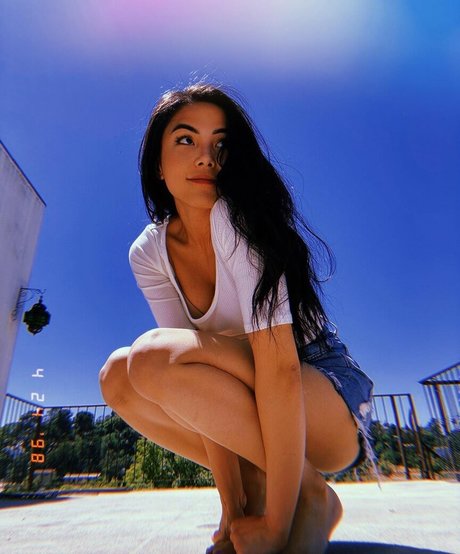 Anna Akana beau modèle archive