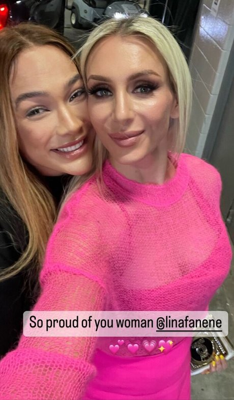 Charlotte Flair estrella porno de arte archivo