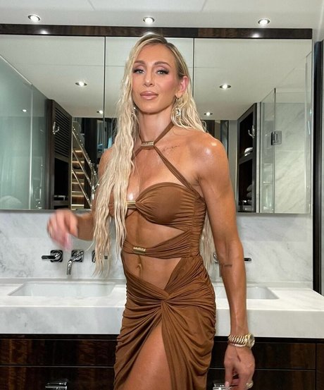 Charlotte Flair étoile magnifique galeries