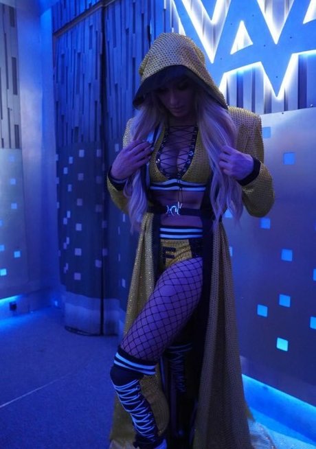 Charlotte Flair estrella desnuda galería