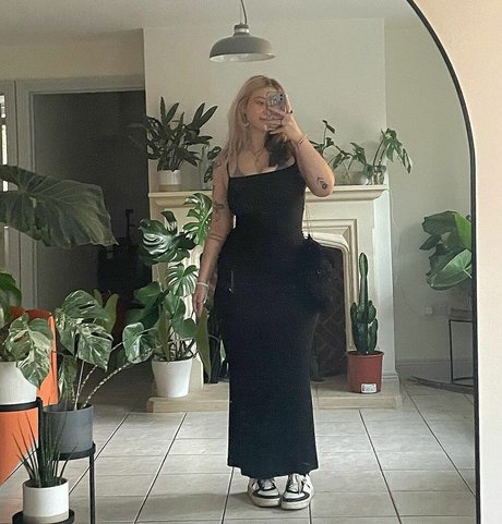 Isabella Dorta star du porno adulte photo