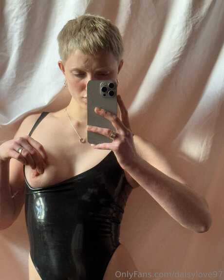 DaisyLove97 hermosa estrella galerías