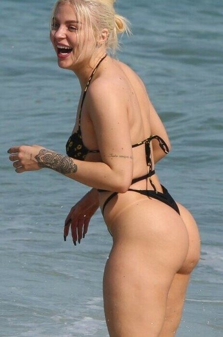 Luisa Sonza nus star du porno galeries