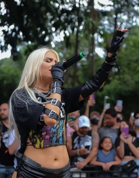 Luisa Sonza actrice artistique galeries