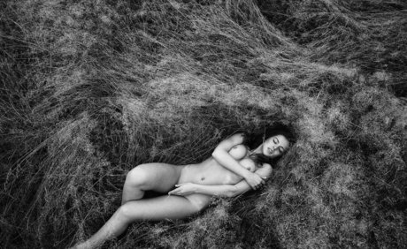 Julia Zu naked star pictures