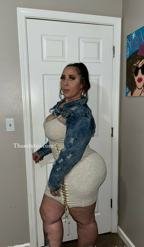 thundafans modèle sexy img