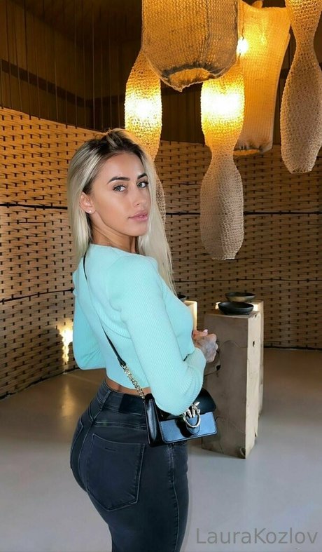 laurakozlovvfree modèle sexy archive