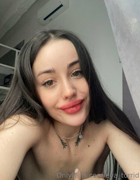 Eva Torrid modèle pornographique collection
