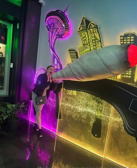 spicenovageektv actriz desnuda foto