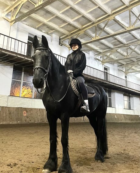 Kari i modelo desnudo galerías