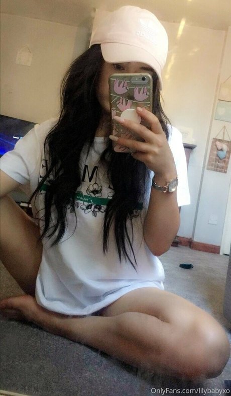 lilybabyxo estrella del arte foto