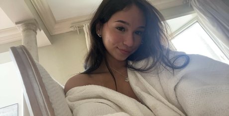 dakotatylerxxx modelo desnudo imágenes