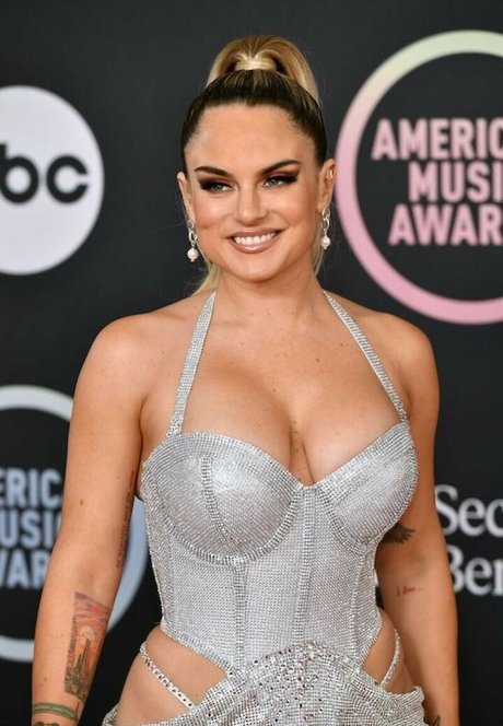 Jojo Levesque model exclusive picture