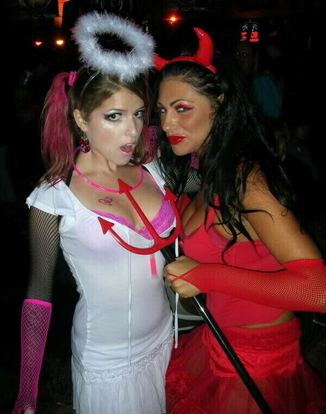 Anna Kendrick star du porno chaud photos