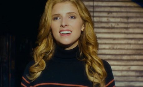 Anna Kendrick modelo superior recopilación