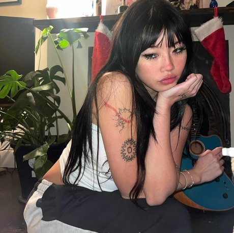 Radvxz actriz desnuda galería