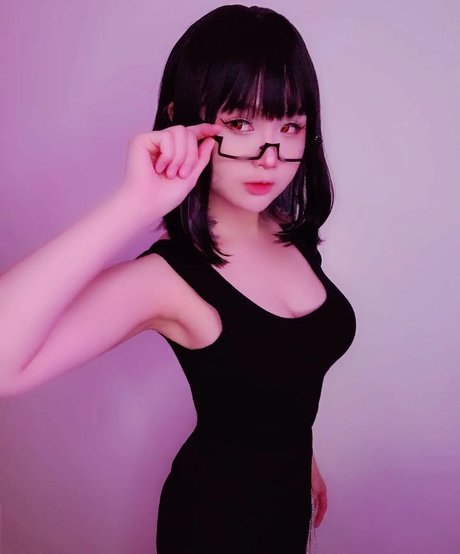 Clarissa Punipun model beautiful pics