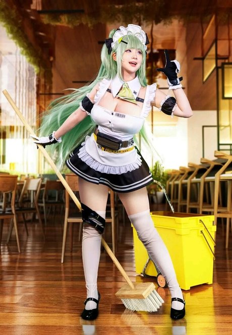 Clarissa Punipun estrella del arte galería