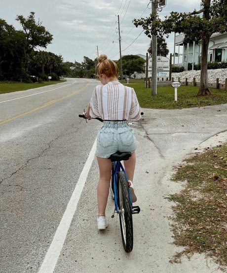 Elsuzannee étoile sexy images