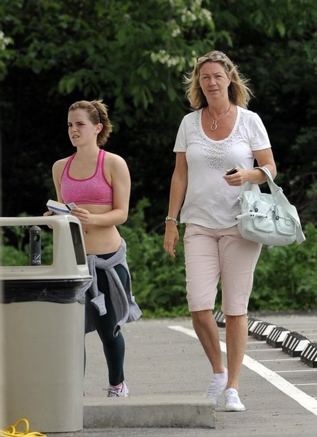 Emma Watson jolie star du porno des photos