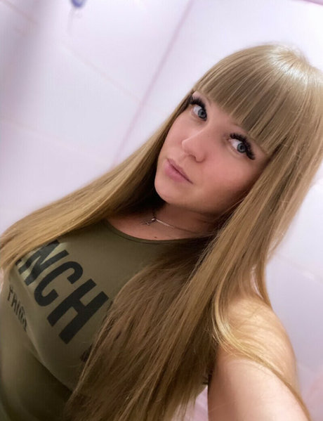 rude in life actrice libre photo