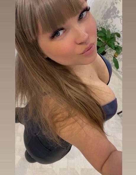 rude in life modelo de alta definición galerías