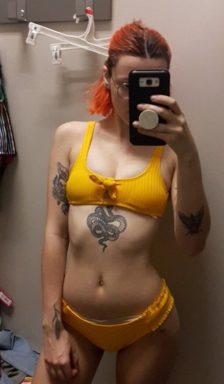 Pleasequietdown haut de star du porno photo