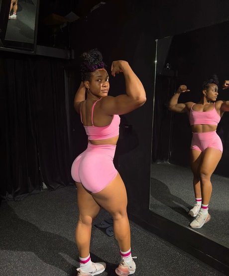 aaaaayevuh estrella porno perfecta fotos