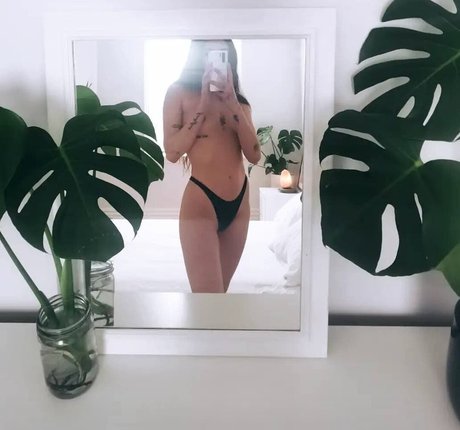Coco Allen nice star photos