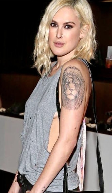 Rumer Willis estrella erótica foto