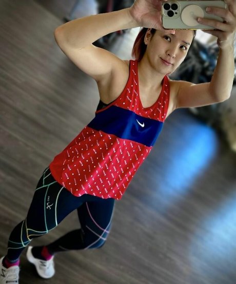 Hikaru Shida belle star du porno images