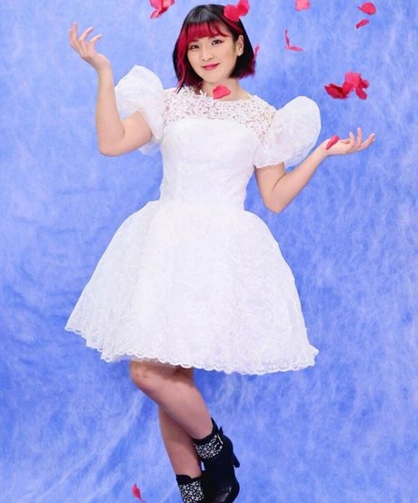 Hikaru Shida modèle exclusif galeries