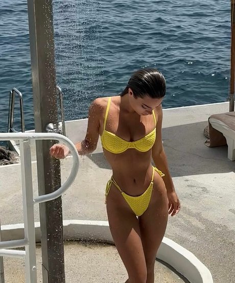 Sophia Vantuno nude model archive