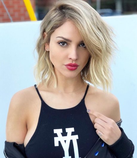 Eiza Gonzalez modèle adulte galerie