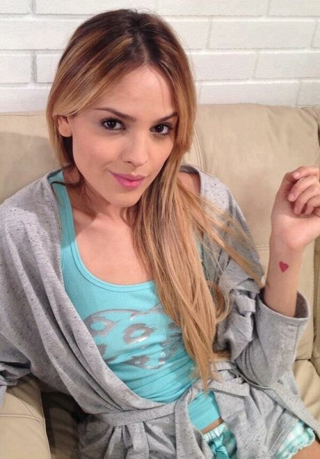 Eiza Gonzalez star érotique des photos