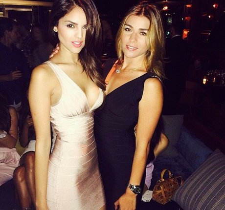 Eiza Gonzalez étoile parfaite photos