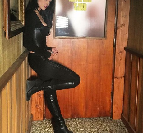 Eiza Gonzalez buena estrella porno imágenes