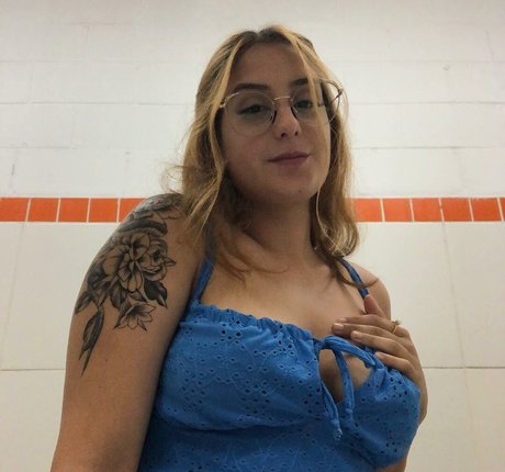 Lary Nascimento star du porno sympa des photos